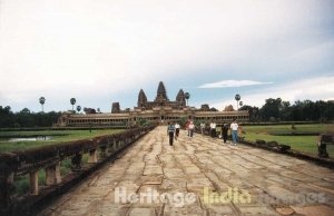 Causeway - Main Temple