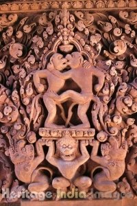 Bali & Sugrive Duel - Door Pediment