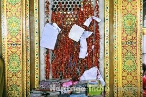 Threads & scriptures at the Dargah