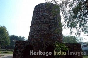 Chor Minar 