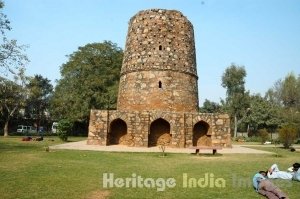 Chor Minar 