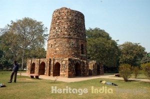Chor Minar 