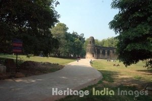 Chor Minar 