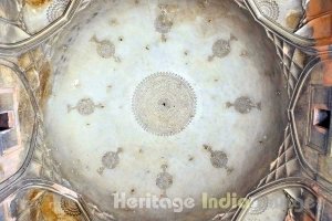 Khan-i-Khana Tomb