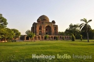 Khan-i-Khana Tomb