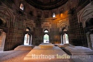 Mubarak Khan's Tomb 