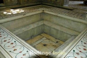 Interior, Khas Mahal