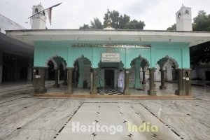 Hazrat Naseeruddin Dargah