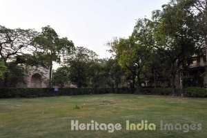 East Nizamuddin around Humayun Tomb