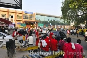 Outside Hazrat Nizamuddin Rly. Station