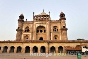 Safadrajung Tomb from inside or outside