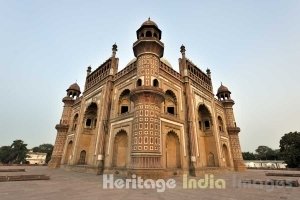 Safadrajung Tomb from inside or outside