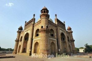 Safadrajung Tomb from inside or outside