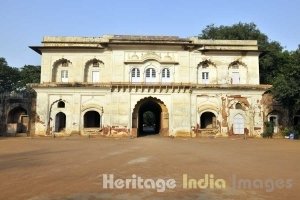 Safadrajung Tomb from inside or outside