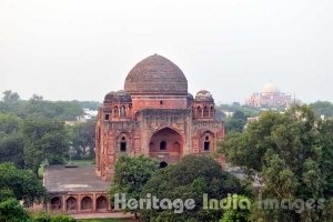 Khan-i-Khana Tomb