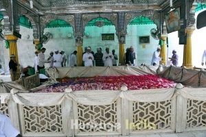 Hazrat Khwaja Bakhtiyar Qaqi Dargah