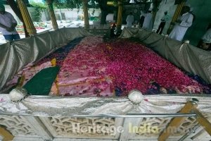 Hazrat Khwaja Bakhtiyar Qaqi Dargah