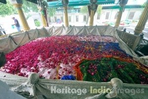 Hazrat Khwaja Bakhtiyar Qaqi Dargah