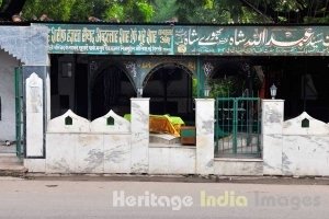 Mazar Opposite Chakkarwali Masjid 