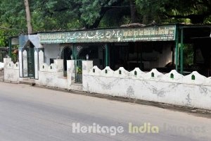 Mazar Opposite Chakkarwali Masjid 